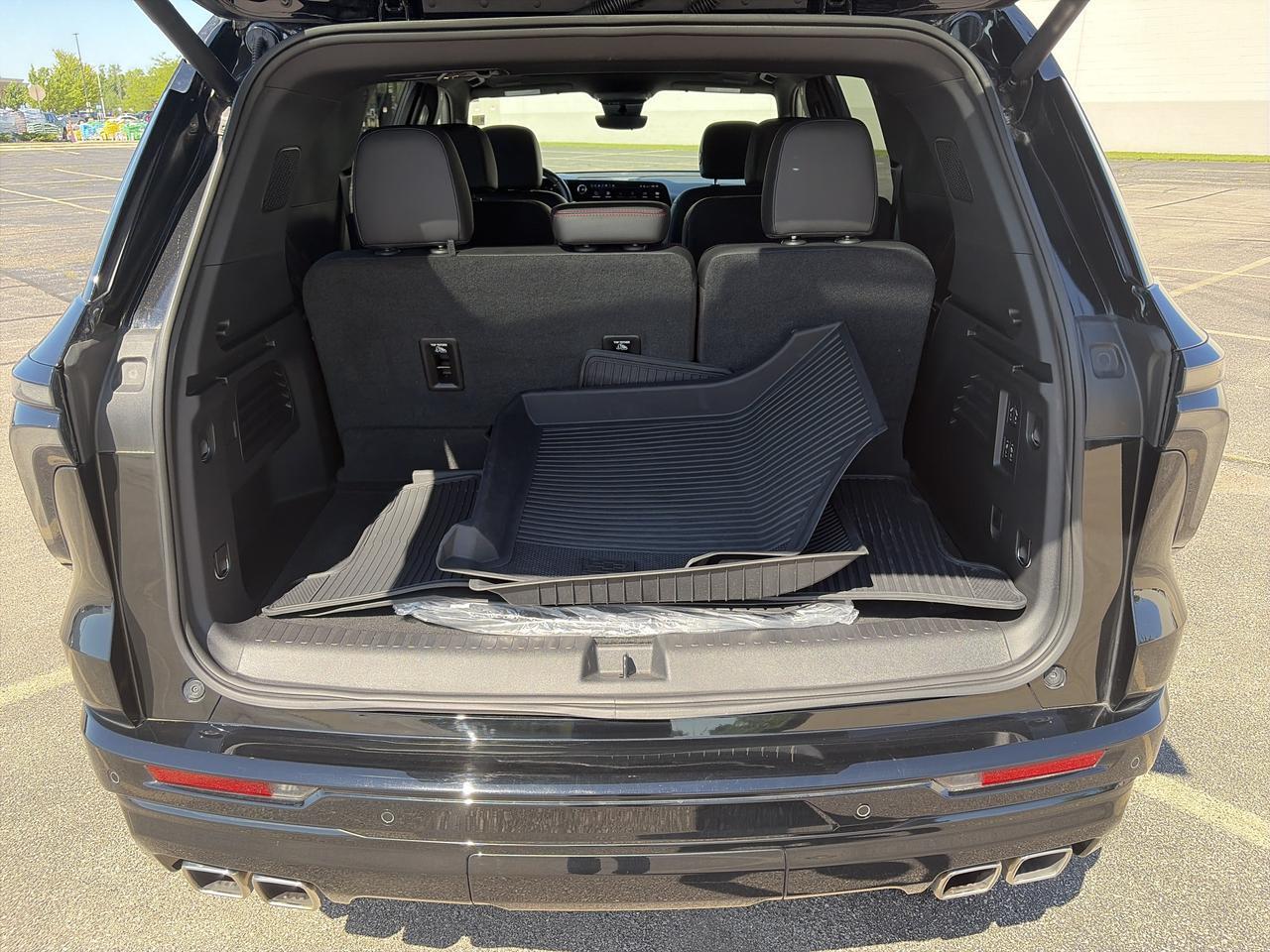 2025 Chevrolet Traverse RS AWD w/Sunroof AdptvCrz HtdCldMemLthr HtdStrngWhl HD-SrrndVsn Saukville WI