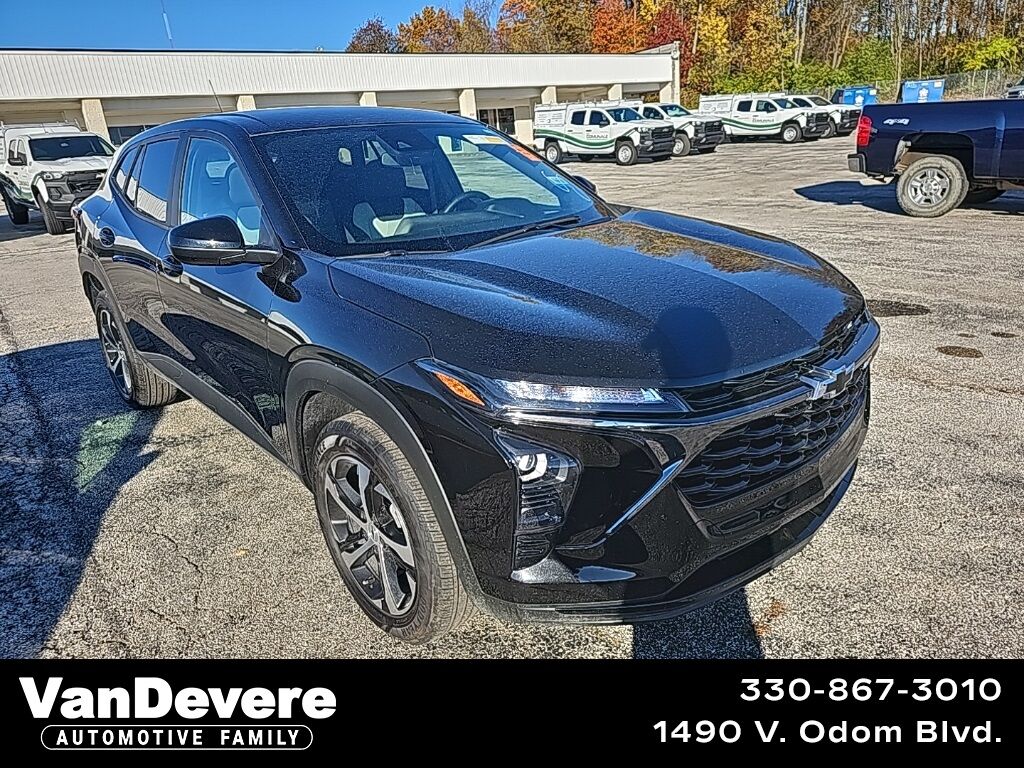 Used 2025 Chevrolet Trax 1RS FWD