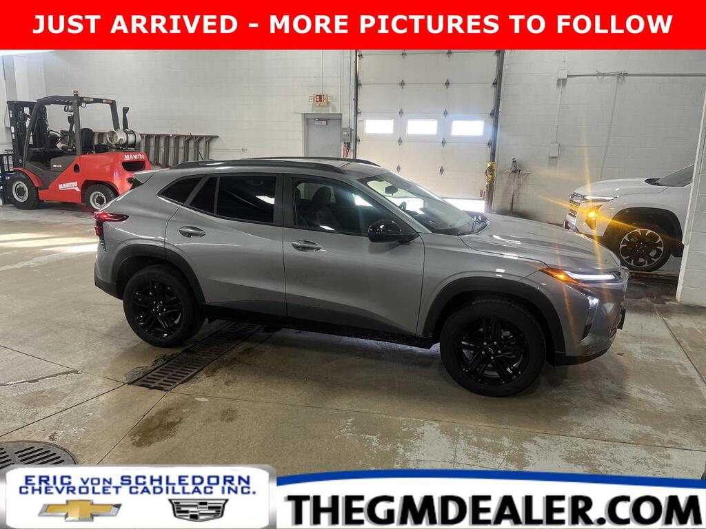 2025 Chevrolet Trax ACTIV DrvrConf Winter/SummerMatPkgs w/AdptvCrz HtdSeats HtdSteeringWheel Milwaukee WI