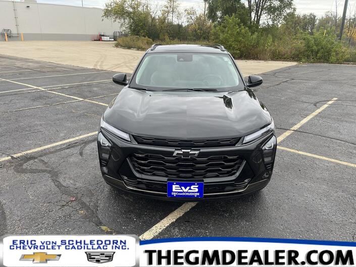2025 Chevrolet Trax ACTIV w/FowardCollision LaneKeepAssist WinterSummerMatPkg Milwaukee WI
