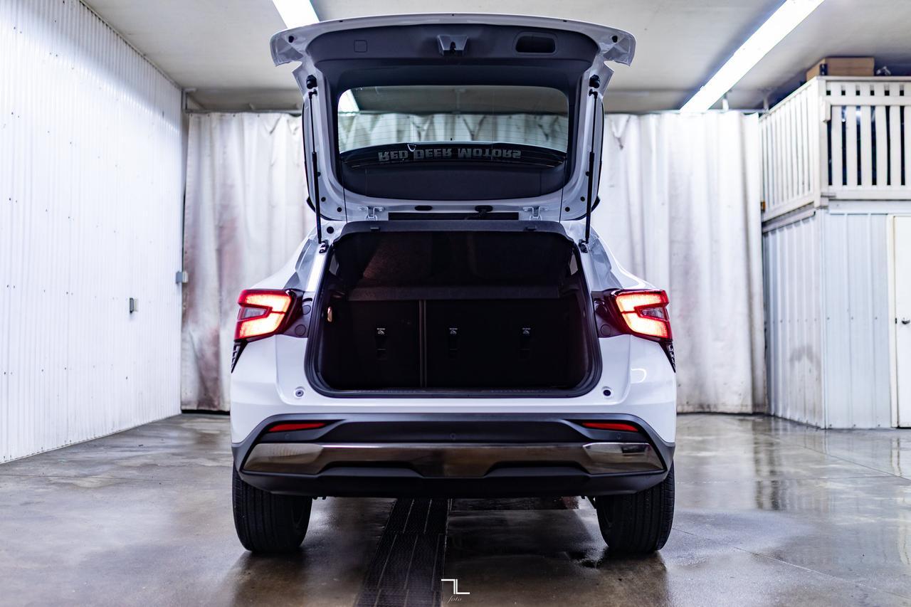 2025 Chevrolet Trax FWD Activ Leather Roof BCam Red Deer AB