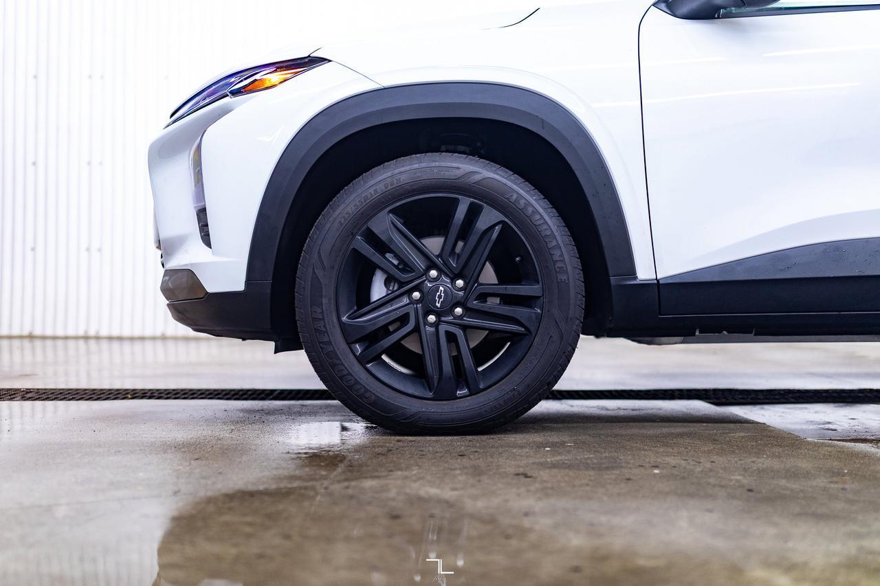 2025 Chevrolet Trax FWD Activ Leather Roof BCam Red Deer AB