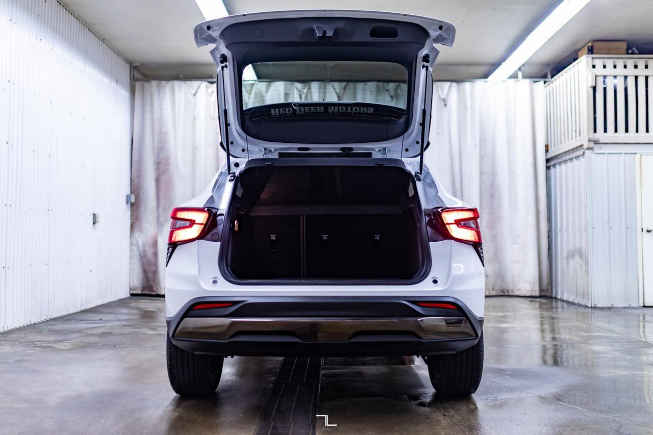 2025 Chevrolet Trax FWD Activ Leather Roof BCam Red Deer AB