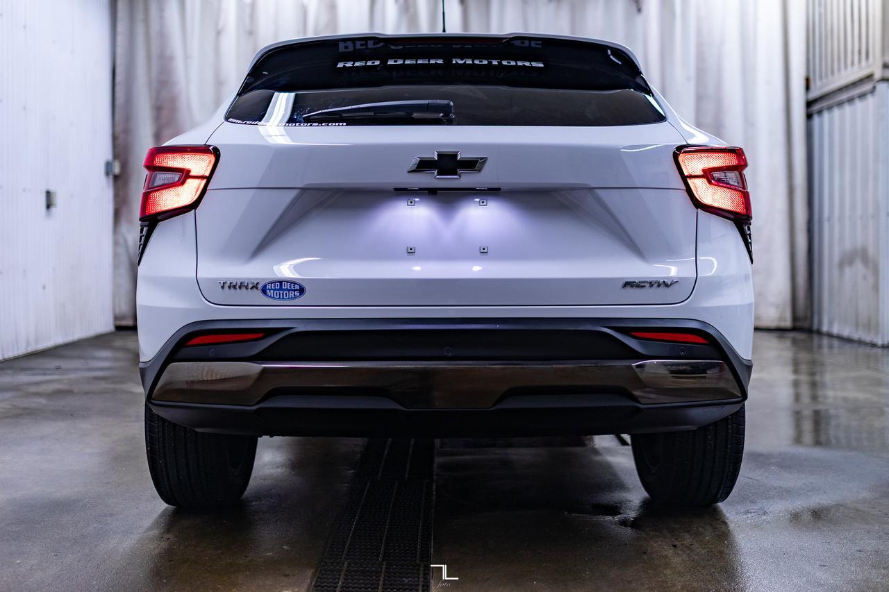 2025 Chevrolet Trax FWD Activ Leather Roof BCam Red Deer AB