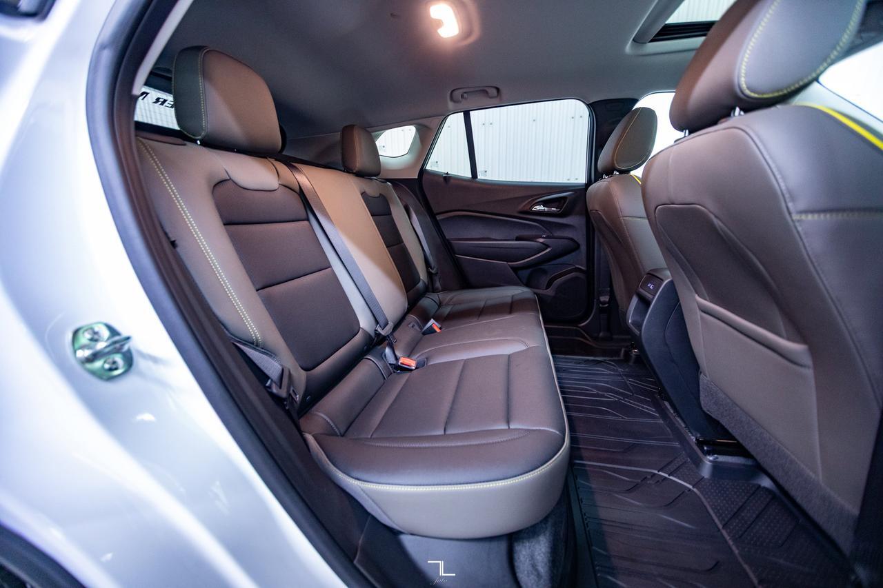 2025 Chevrolet Trax FWD Activ Leather Roof BCam Red Deer AB