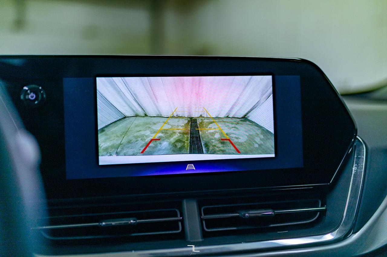 2025 Chevrolet Trax FWD Activ Leather Roof BCam Red Deer AB