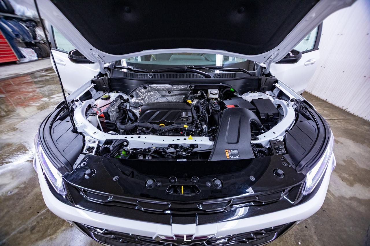 2025 Chevrolet Trax FWD Activ Leather Roof BCam Red Deer AB