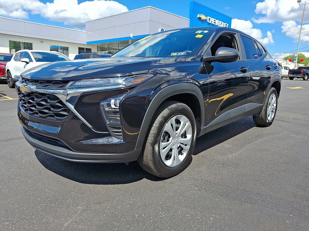 2025 Chevrolet Trax LS photo 29