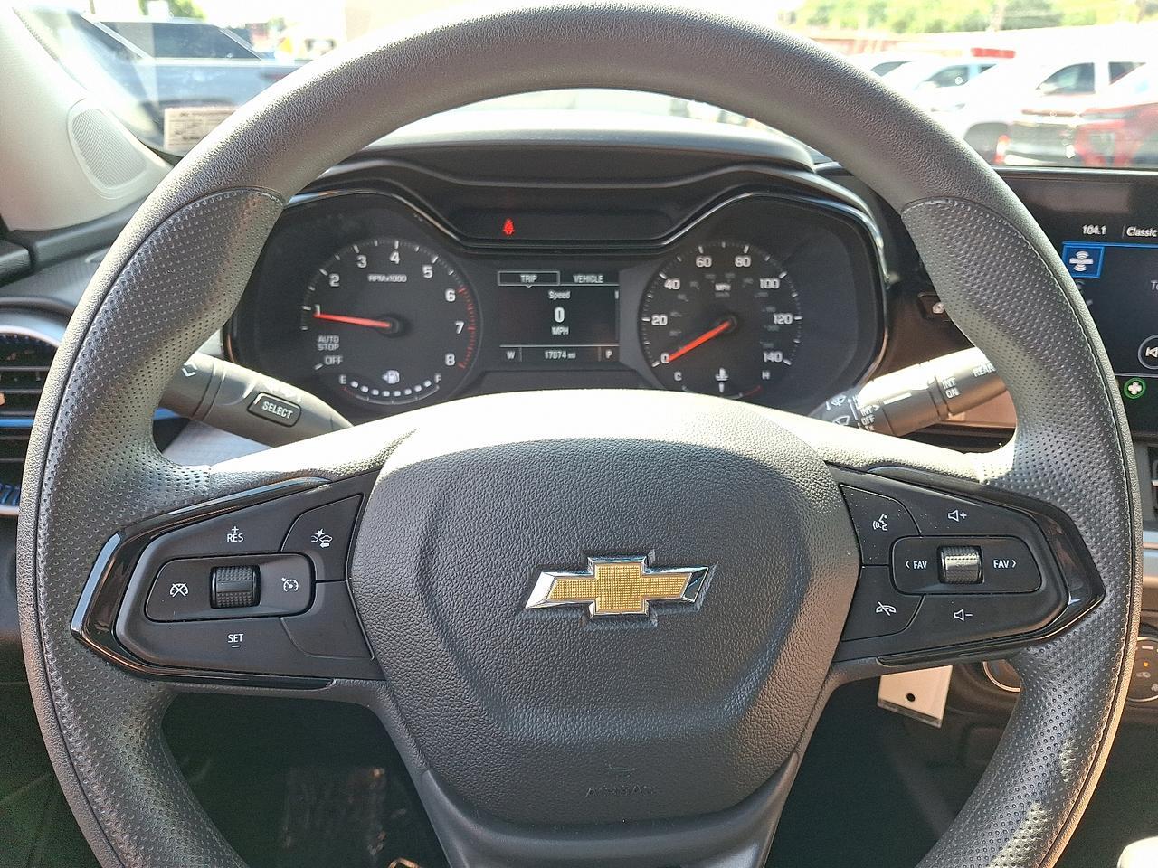 2025 Chevrolet Trax LS photo 19