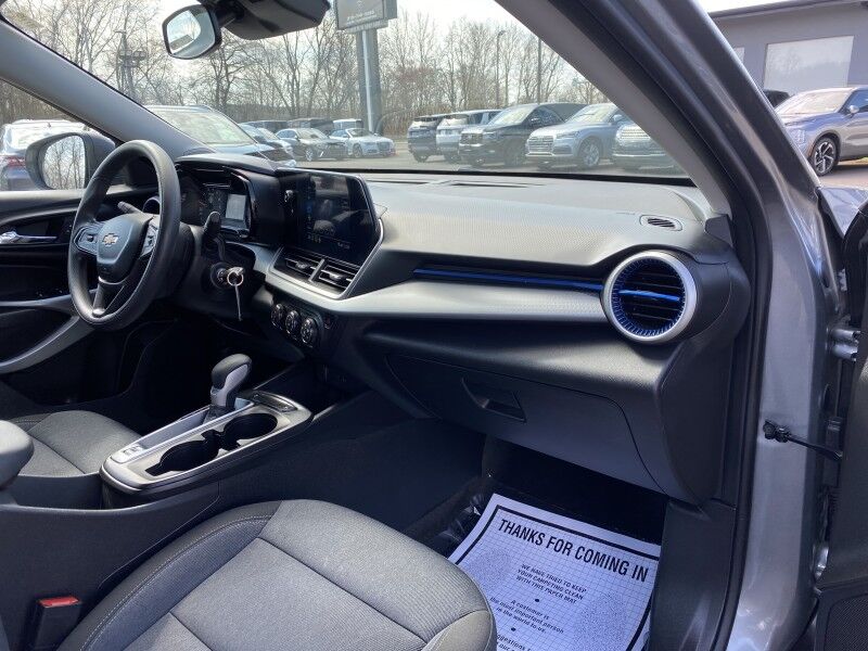 2025 Chevrolet Trax LS Bristol  PA