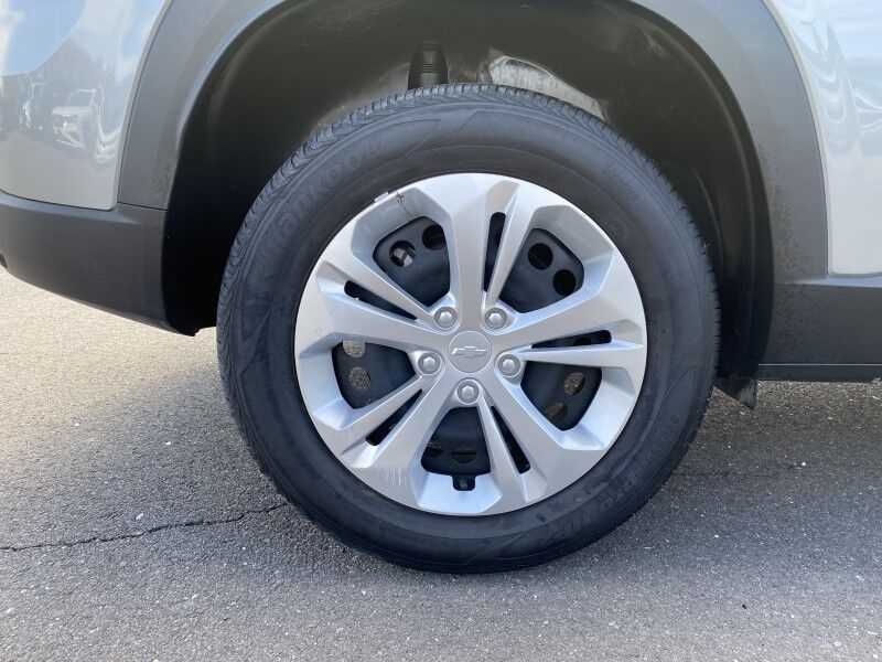 2025 Chevrolet Trax LS Bristol  PA