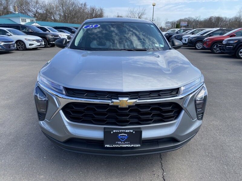 2025 Chevrolet Trax LS Bristol  PA