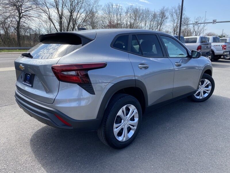 2025 Chevrolet Trax LS Bristol  PA