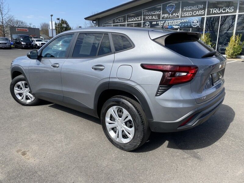 2025 Chevrolet Trax LS