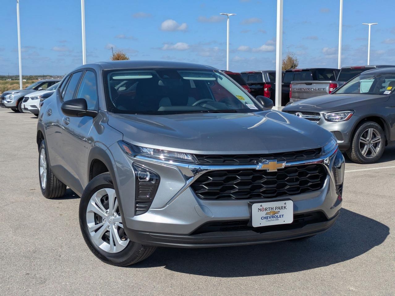 2025 Chevrolet Trax LS