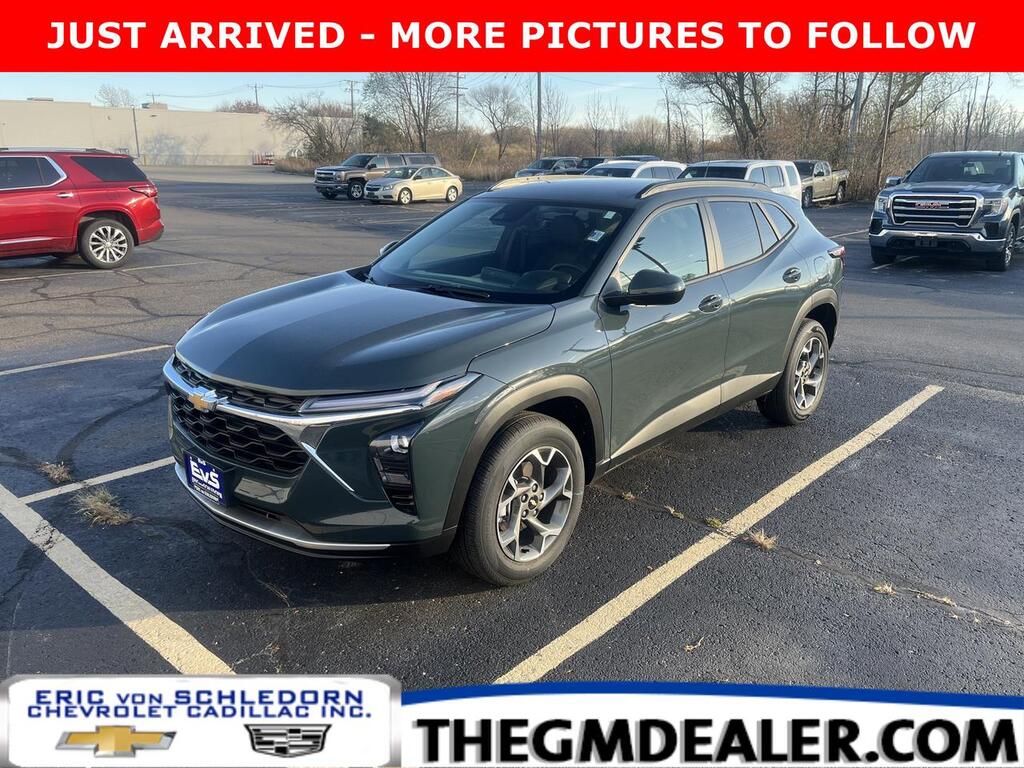 2025 Chevrolet Trax LT DrvrConf ConvPkgs w/AdptveCrz LaneChangeAlert RearParkAssist HeatedSteeringWheel HeatedSeats Milwaukee WI