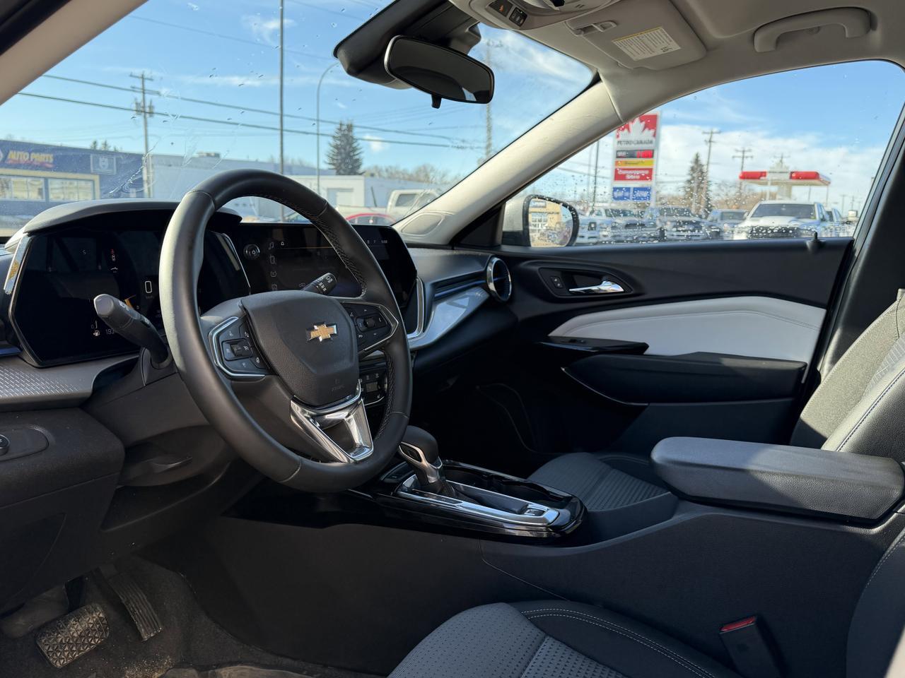 2025 Chevrolet Trax LT FWD SUV | Low KMs | 11IN Touchscreen | Heated Seats | Remote Start | Backup Camera Redwater AB