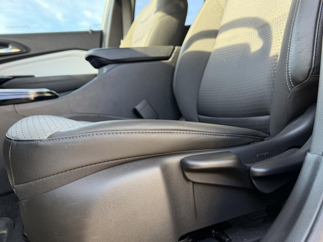 2025 Chevrolet Trax LT FWD SUV | Low KMs | 11IN Touchscreen | Heated Seats | Remote Start | Backup Camera Redwater AB