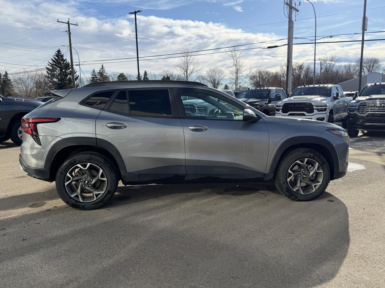 2025 Chevrolet Trax LT FWD SUV | Low KMs | 11IN Touchscreen | Heated Seats | Remote Start | Backup Camera Redwater AB