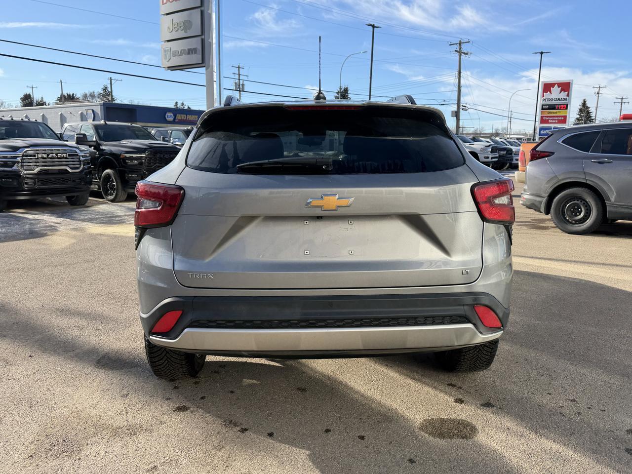 2025 Chevrolet Trax LT FWD SUV | Low KMs | 11IN Touchscreen | Heated Seats | Remote Start | Backup Camera Redwater AB