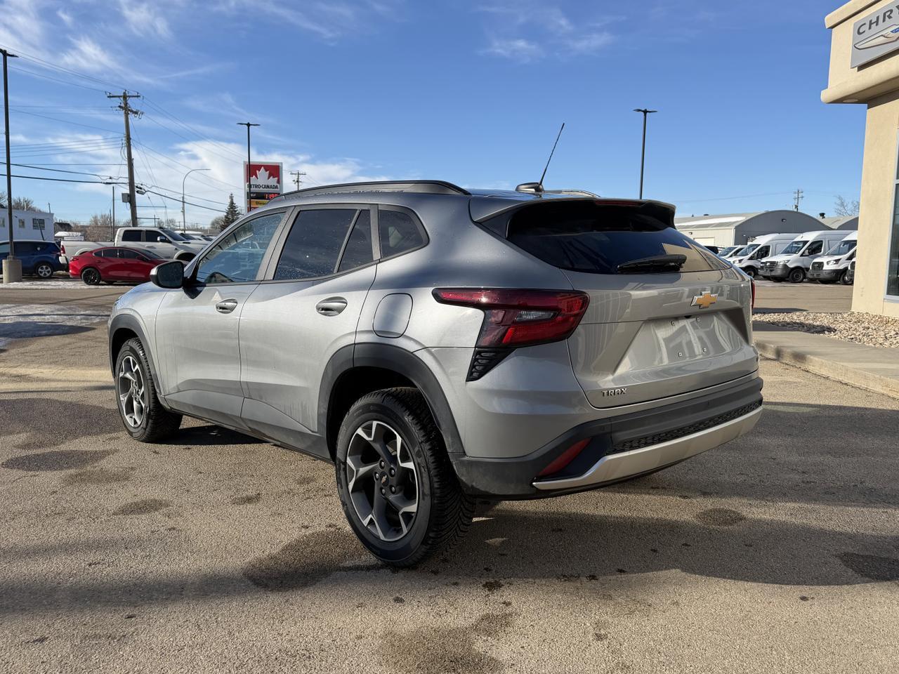 2025 Chevrolet Trax LT FWD SUV | Low KMs | 11IN Touchscreen | Heated Seats | Remote Start | Backup Camera Redwater AB