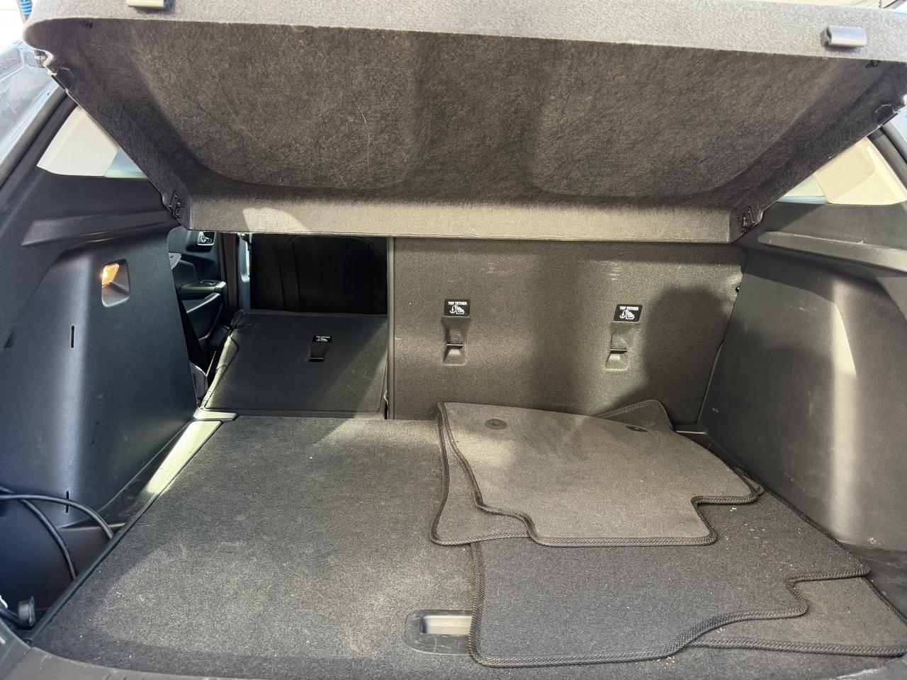 2025 Chevrolet Trax LT FWD SUV | Low KMs | 11IN Touchscreen | Heated Seats | Remote Start | Backup Camera Redwater AB