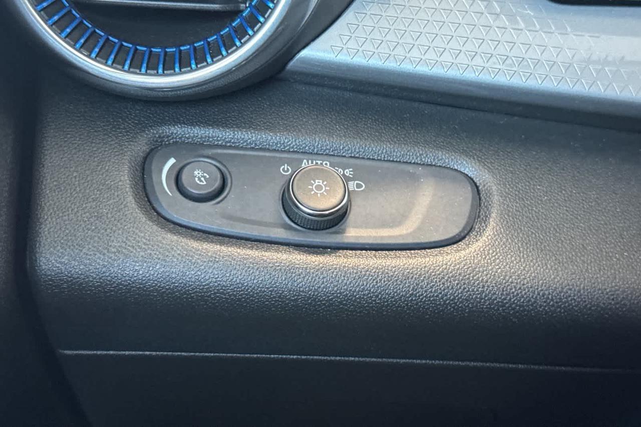 2025 Chevrolet Trax LT Roseville CA