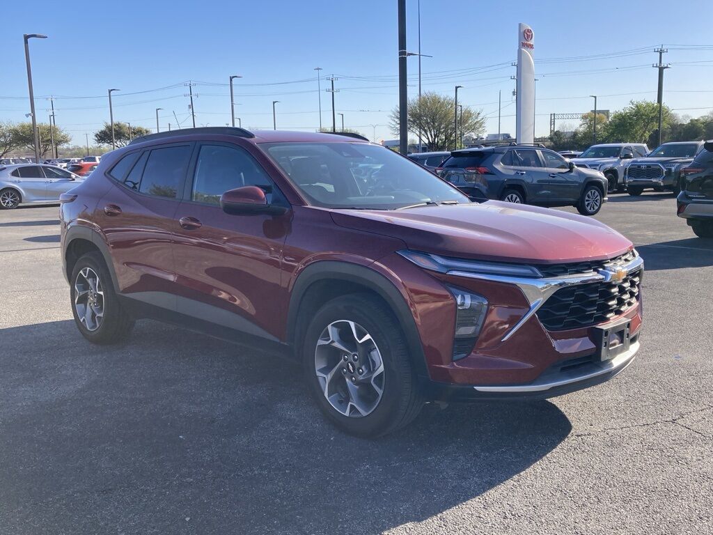 2025 Chevrolet Trax LT