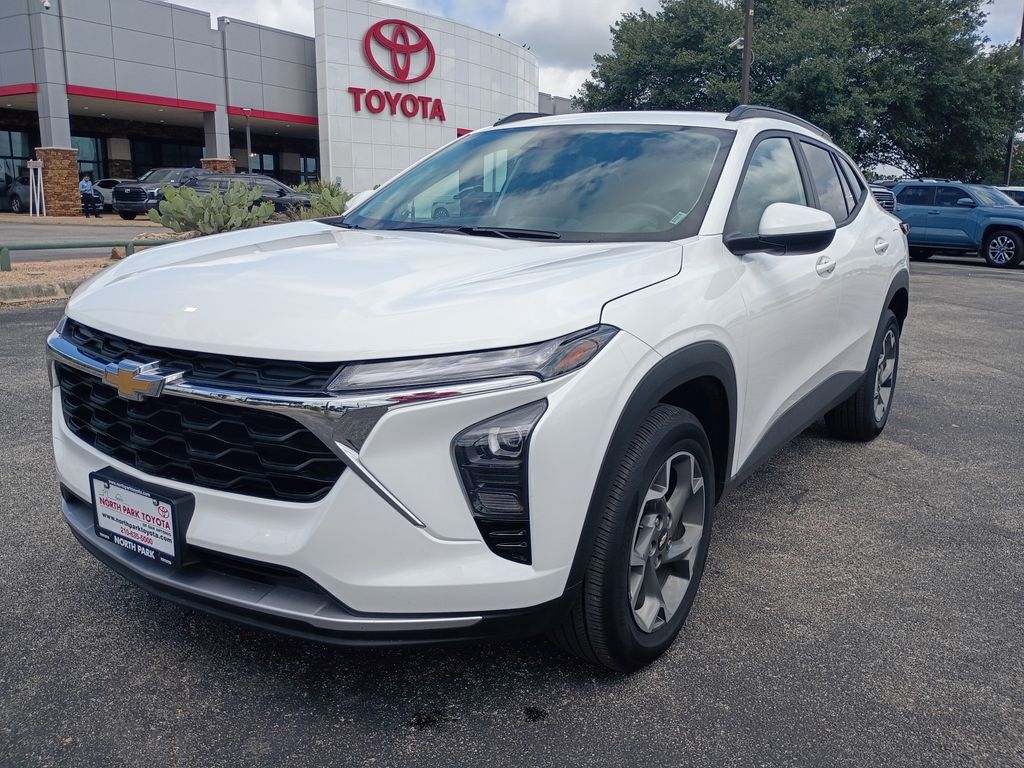 2025 Chevrolet Trax LT