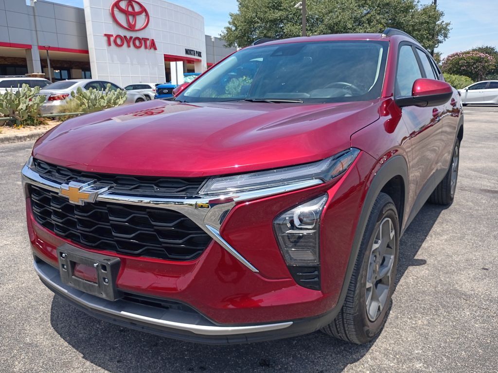 2025 Chevrolet Trax LT