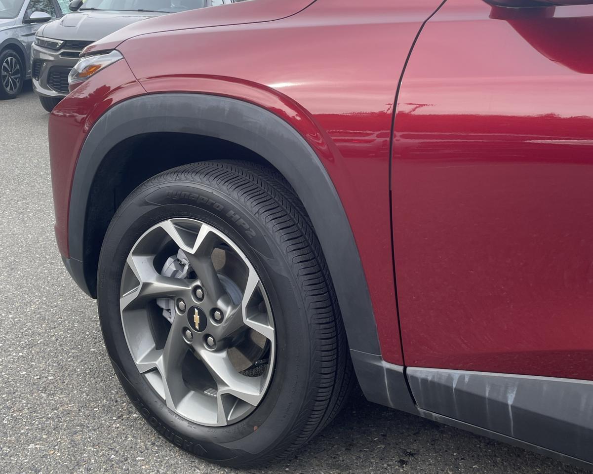 2025 Chevrolet Trax LT Sport Utility 4D