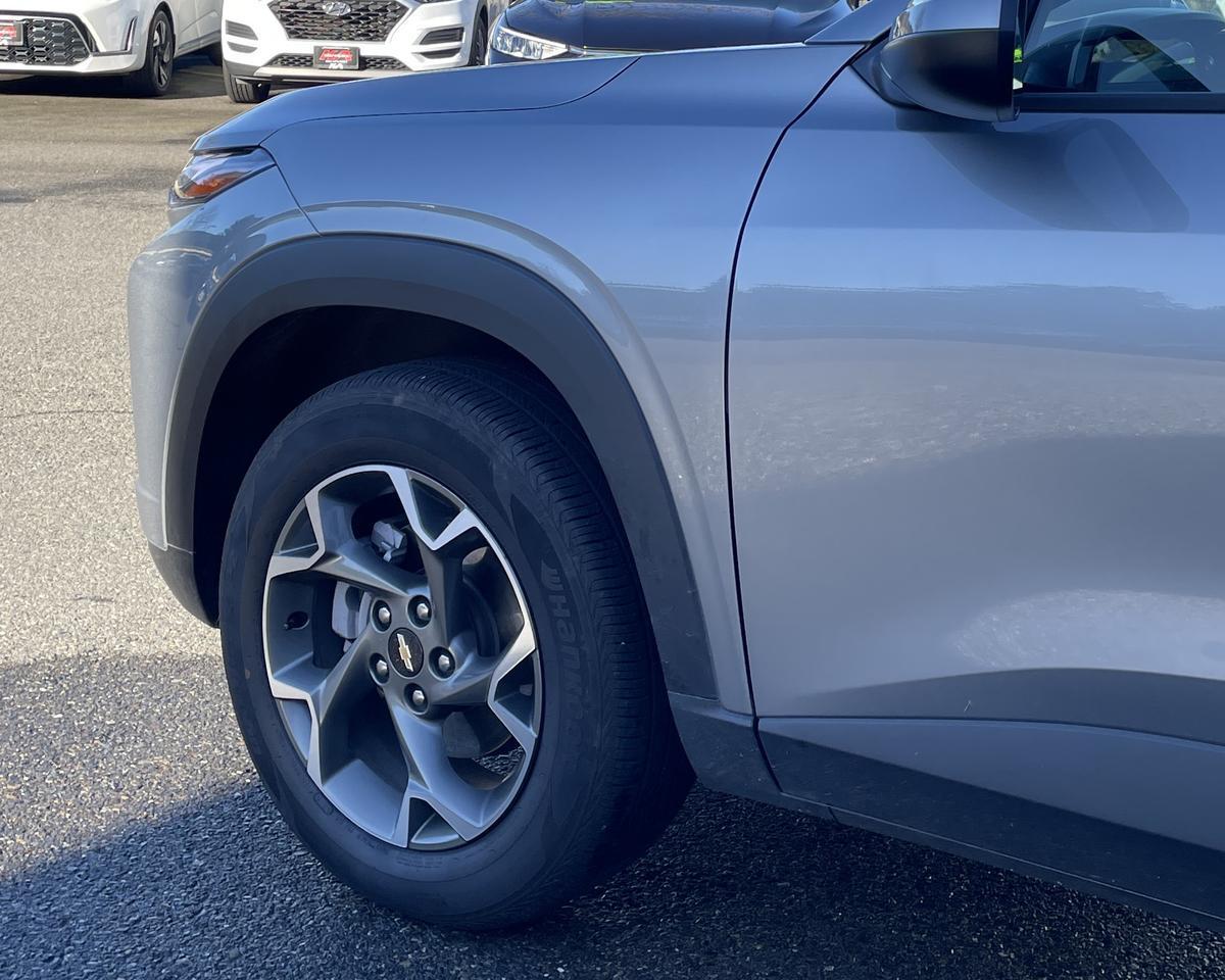 2025 Chevrolet Trax LT Sport Utility 4D