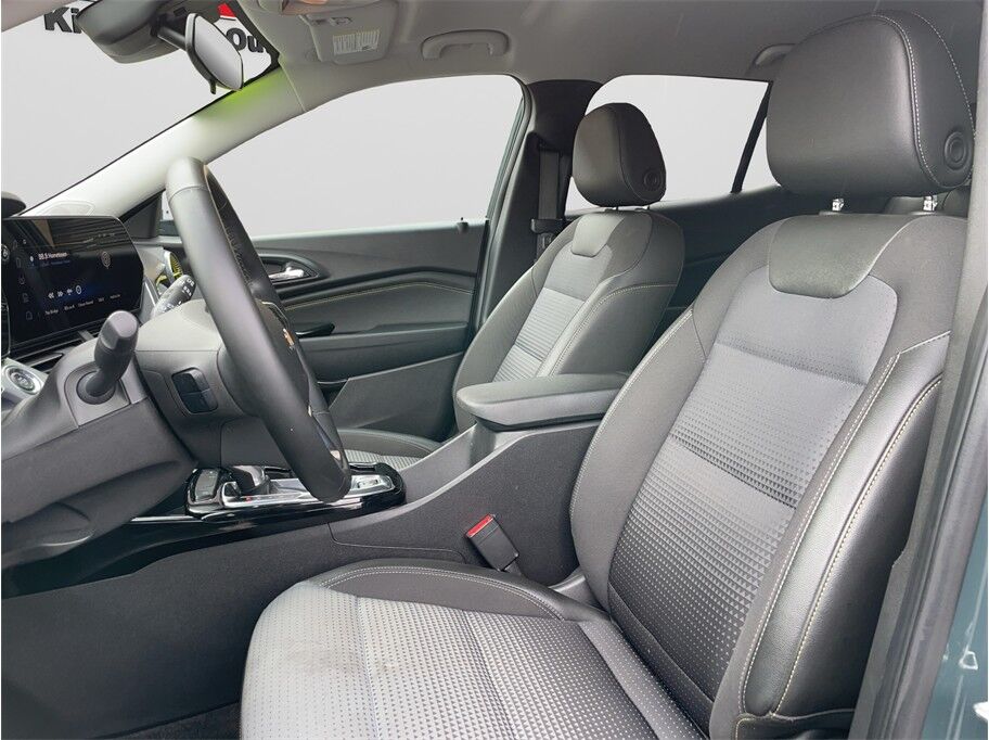 2025 Chevrolet Trax LT Sport Utility 4D Port Orchard WA