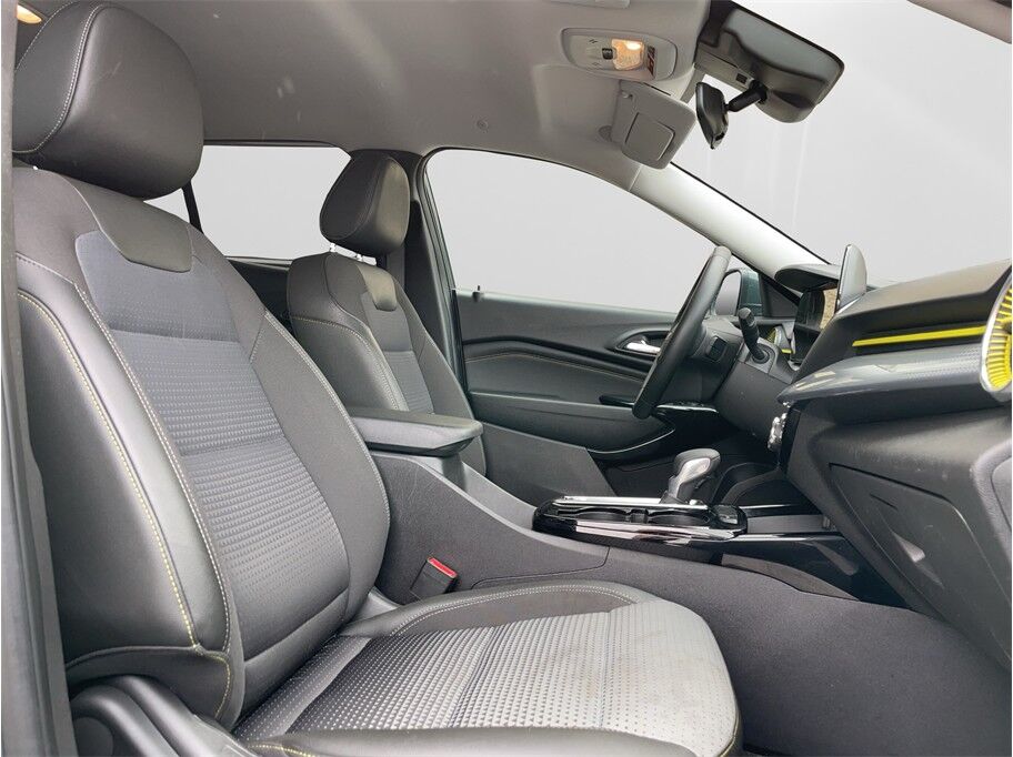 2025 Chevrolet Trax LT Sport Utility 4D Port Orchard WA