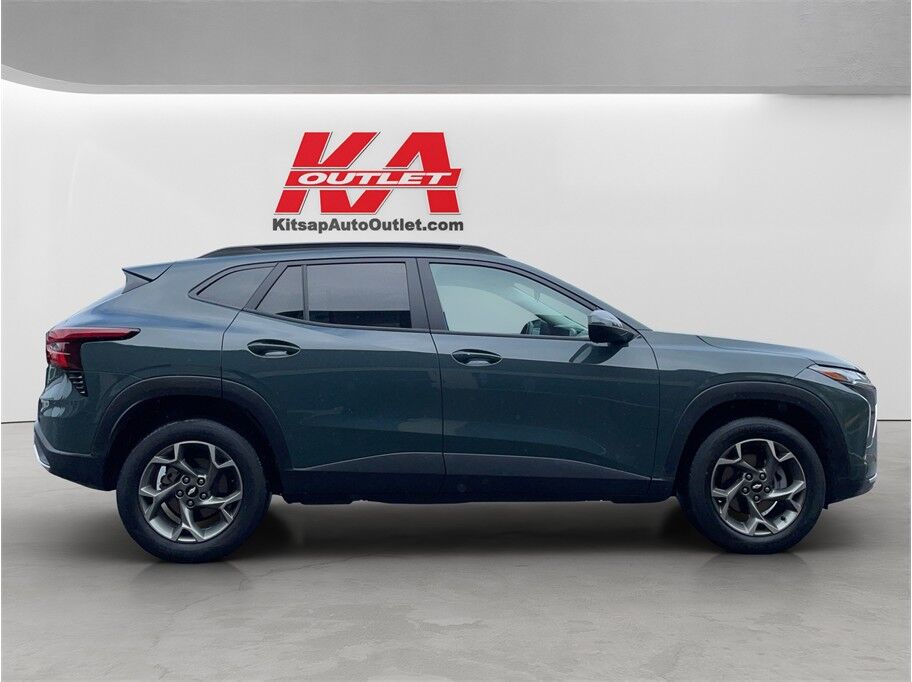 2025 Chevrolet Trax LT Sport Utility 4D