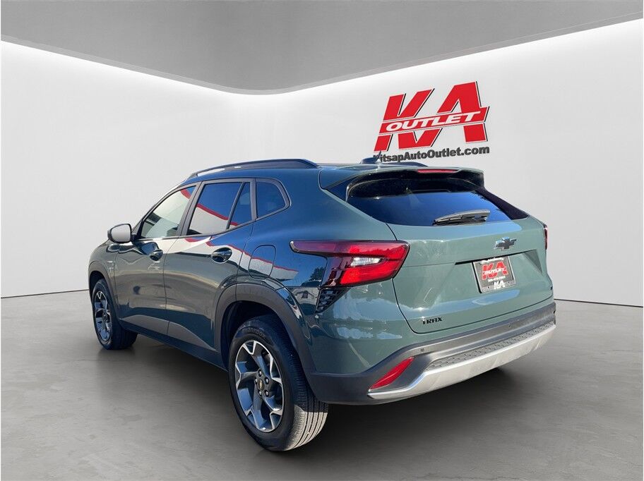 2025 Chevrolet Trax LT Sport Utility 4D