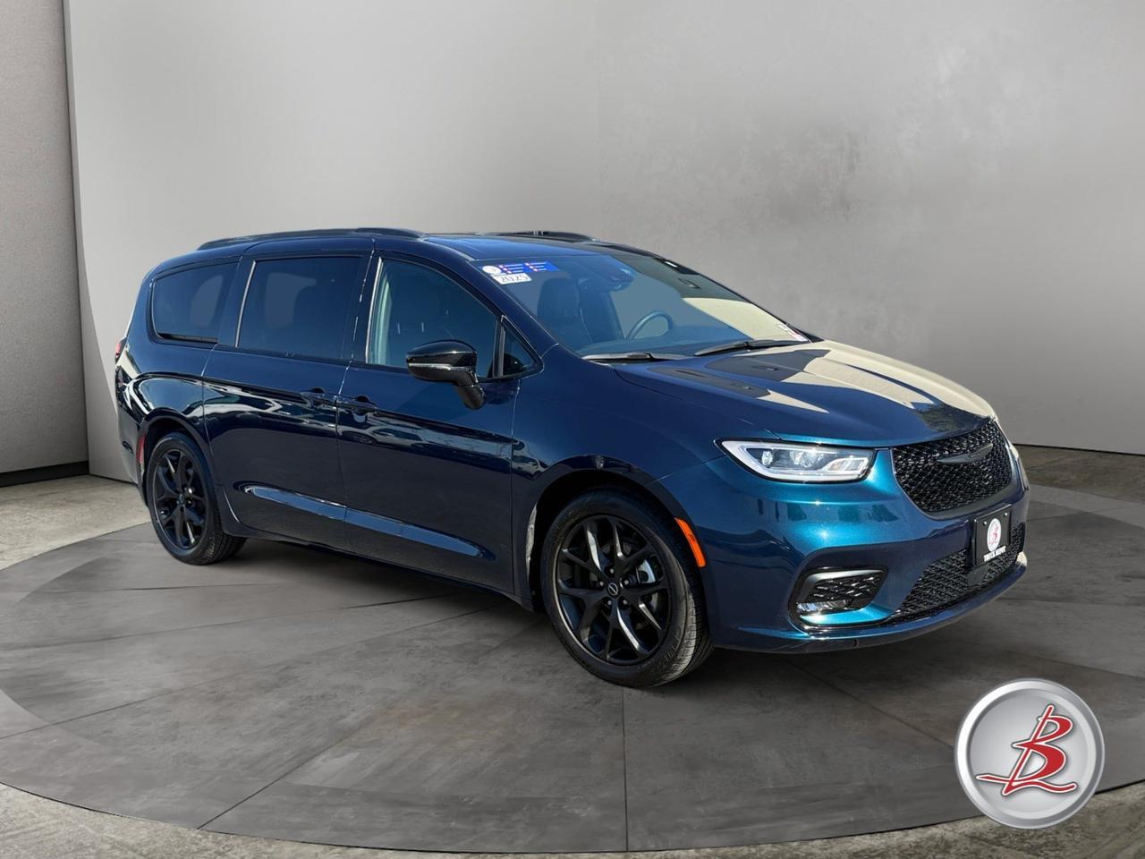 2025 Chrysler PACIFICA Limited FWD