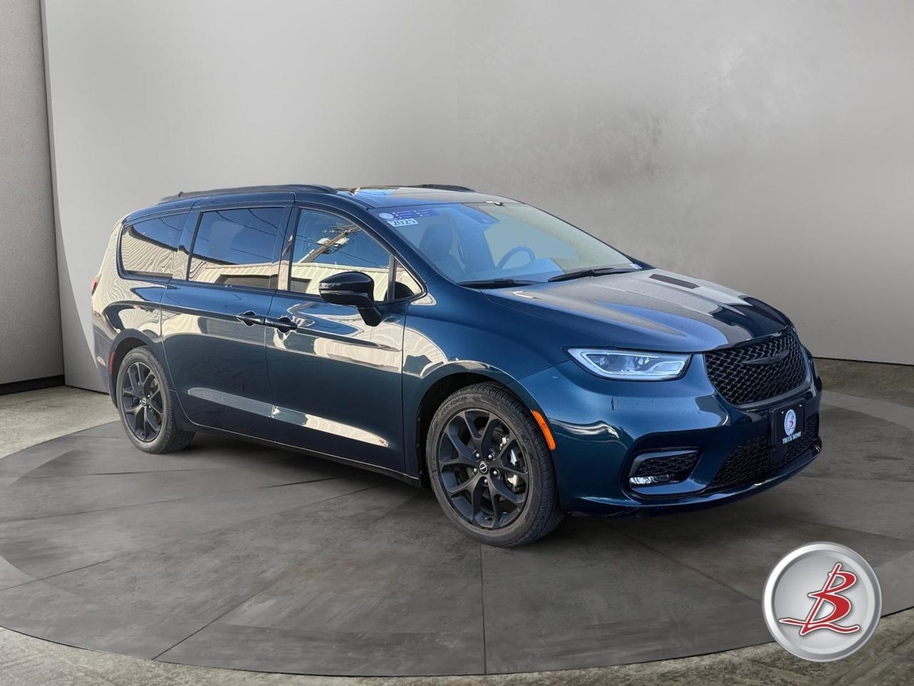 2025 Chrysler PACIFICA Limited
