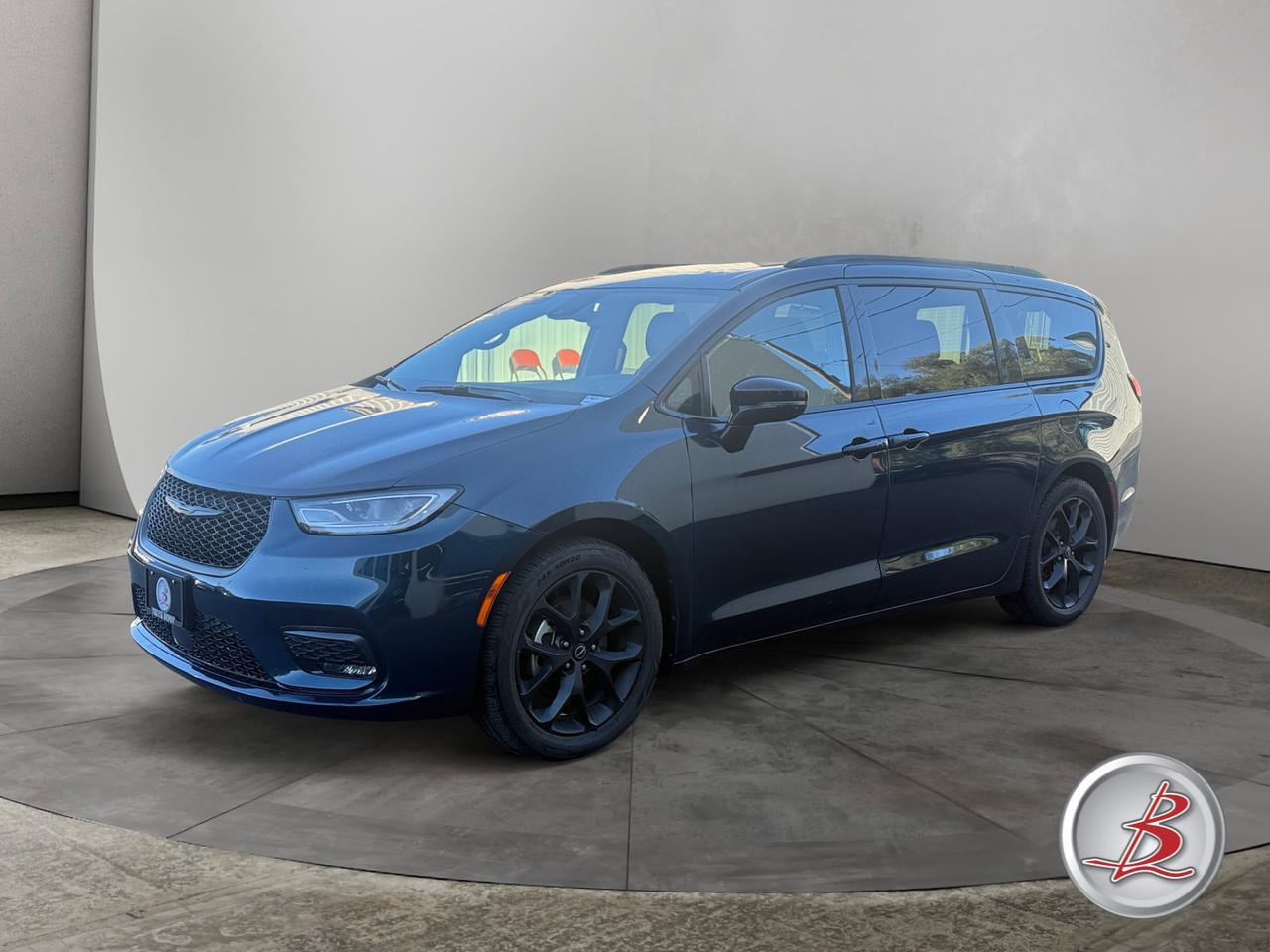 2025 Chrysler PACIFICA Limited