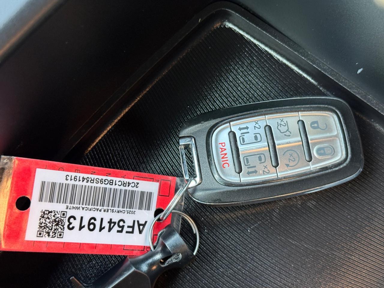 2025 Chrysler PACIFICA Select Salt Lake City UT