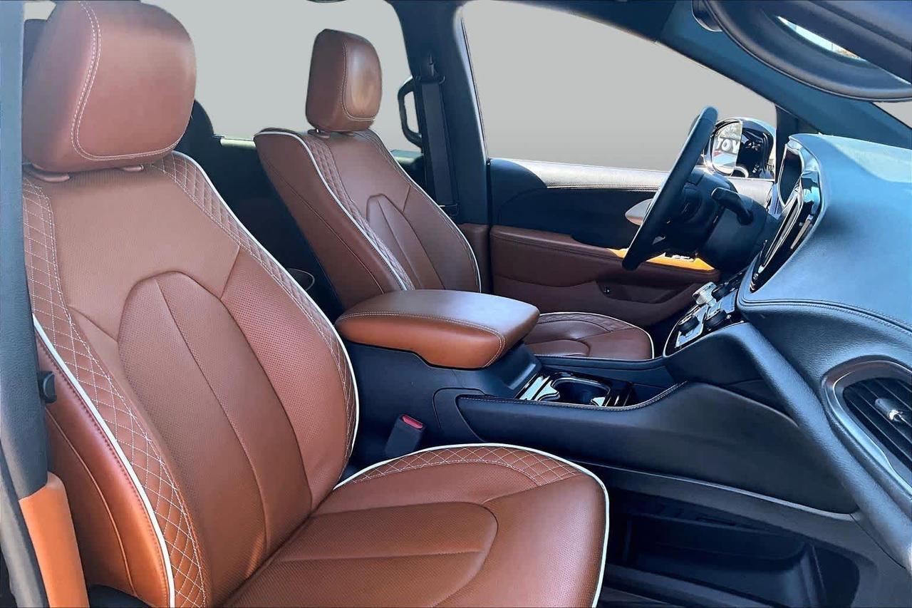 2025 Chrysler Pacifica Hybrid Pinnacle Folsom CA