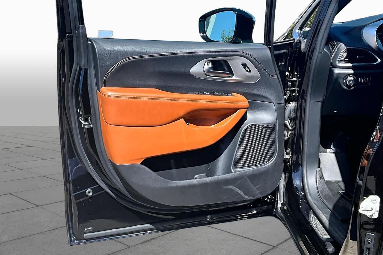2025 Chrysler Pacifica Hybrid Pinnacle Folsom CA