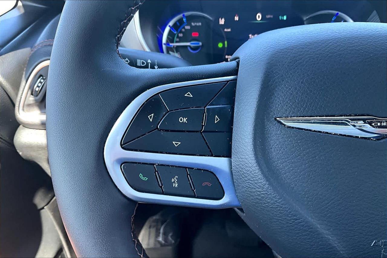2025 Chrysler Pacifica Hybrid Pinnacle Folsom CA