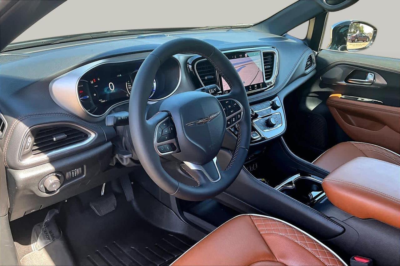 2025 Chrysler Pacifica Hybrid Pinnacle Folsom CA