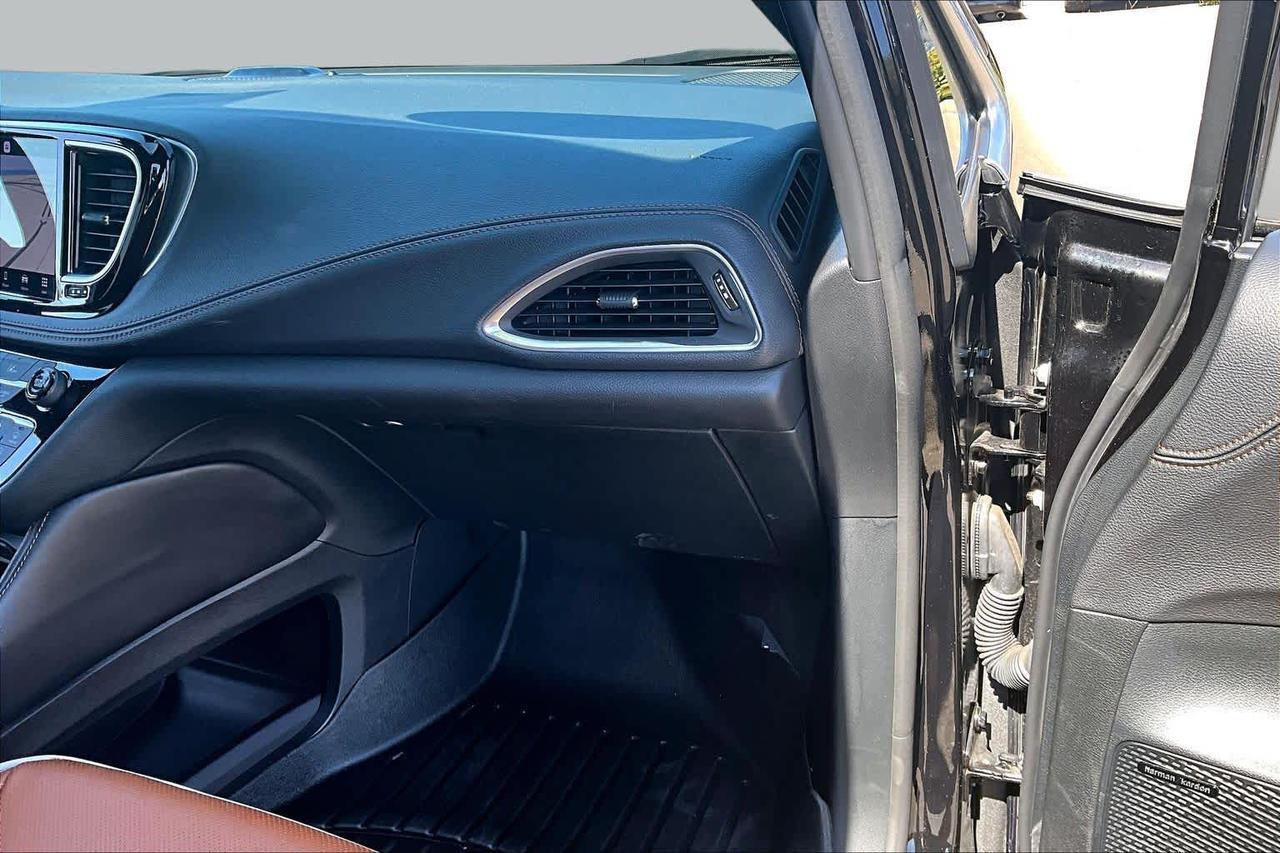 2025 Chrysler Pacifica Hybrid Pinnacle Folsom CA