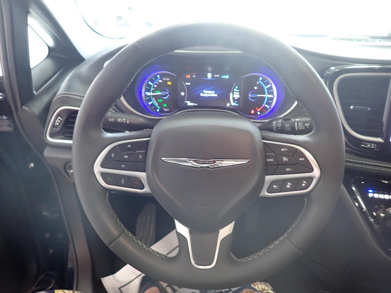 2025 Chrysler Pacifica Hybrid Select 2WD *HYBRID* LEATHER Listowel ON