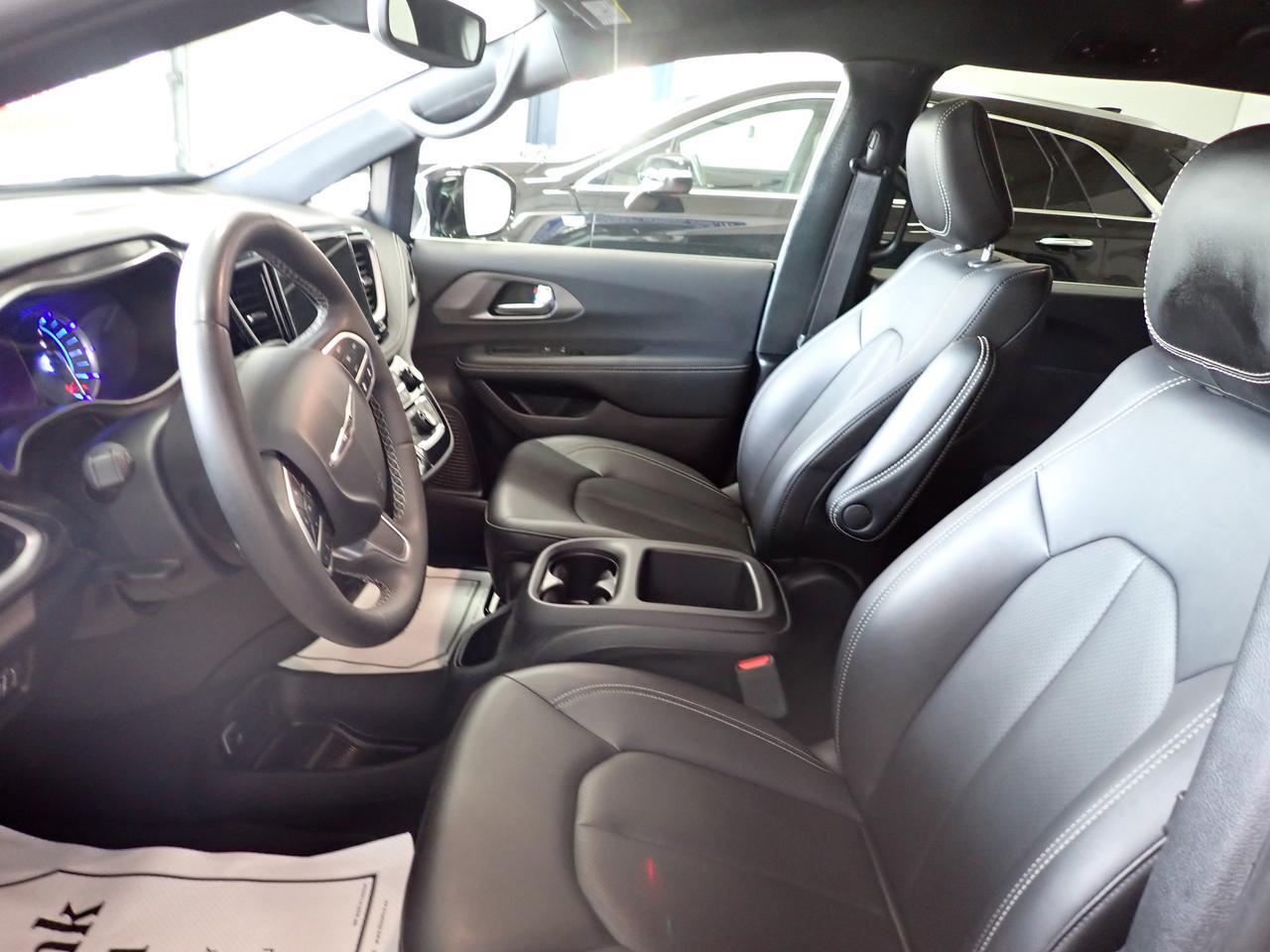2025 Chrysler Pacifica Hybrid Select 2WD *HYBRID* LEATHER Listowel ON