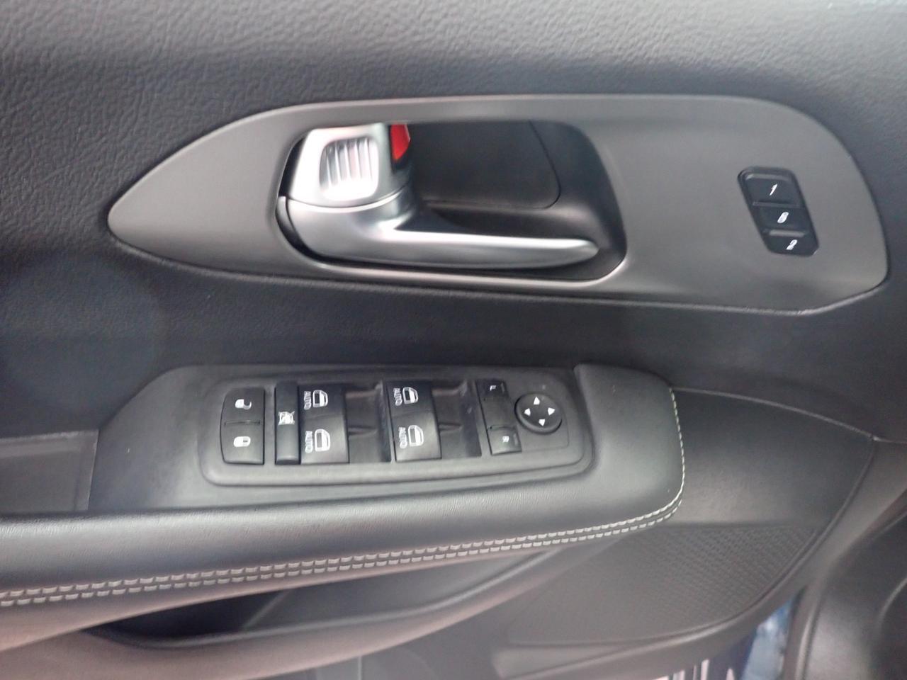 2025 Chrysler Pacifica Hybrid Select 2WD *HYBRID* LEATHER Listowel ON