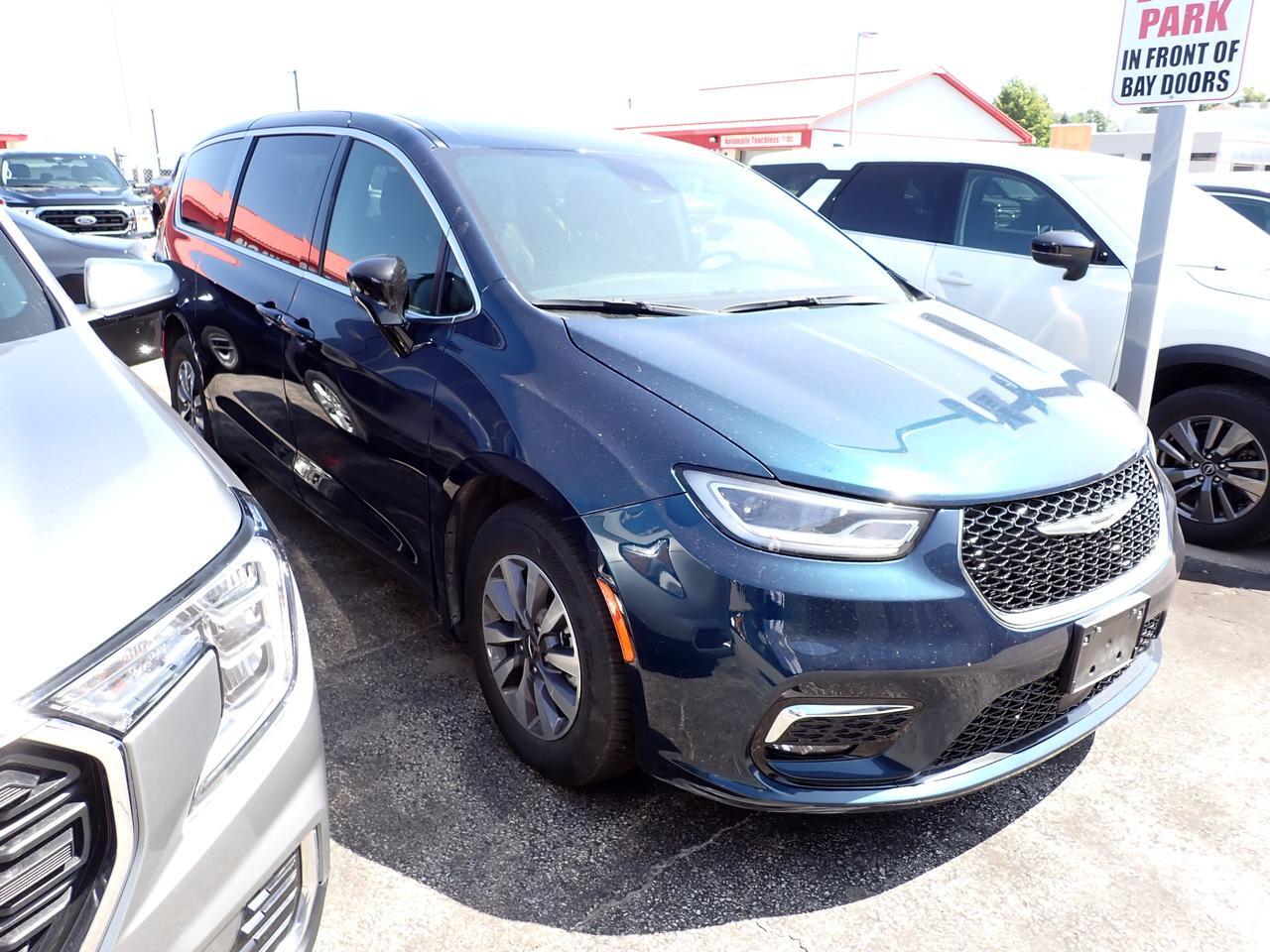 2025 Chrysler Pacifica Hybrid Select 2WD *HYBRID*