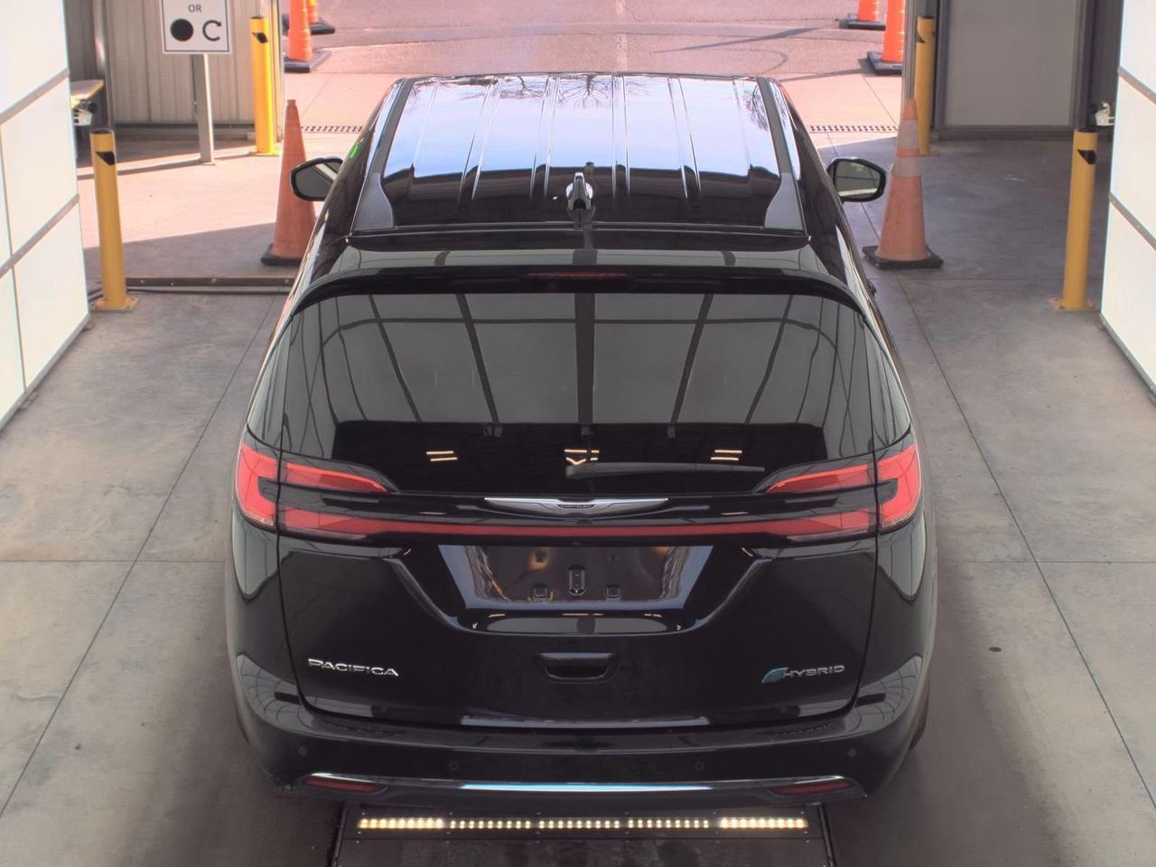 2025 Chrysler Pacifica Hybrid Select Stafford VA